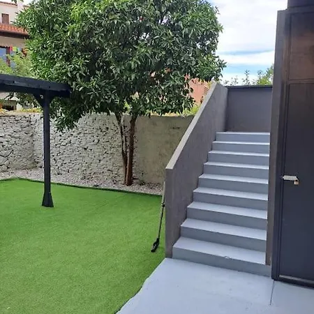 Oasis In The Near Amfiteatar,free Parking And Free Wi-fi Апартаменты *