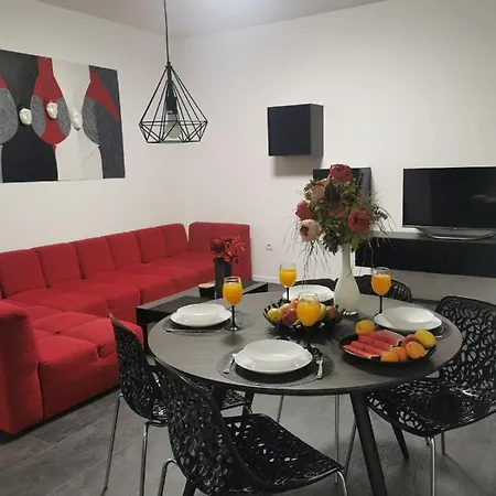 Apartament Oasis In The Near Amfiteatar,free Parking And Free Wi-fi