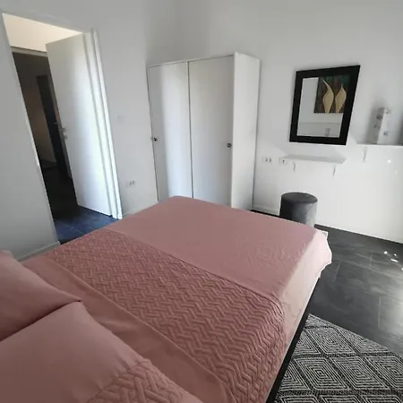 Oasis In The Near Amfiteatar,free Parking And Free Wi-fi Appartamento Pola